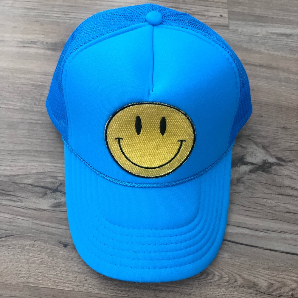 Revolve Smiley Hat in Blue
Friday Feelin